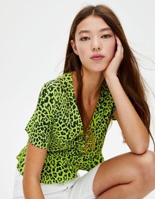 BLUZKA ANIMAL PRINT V NECK (M)