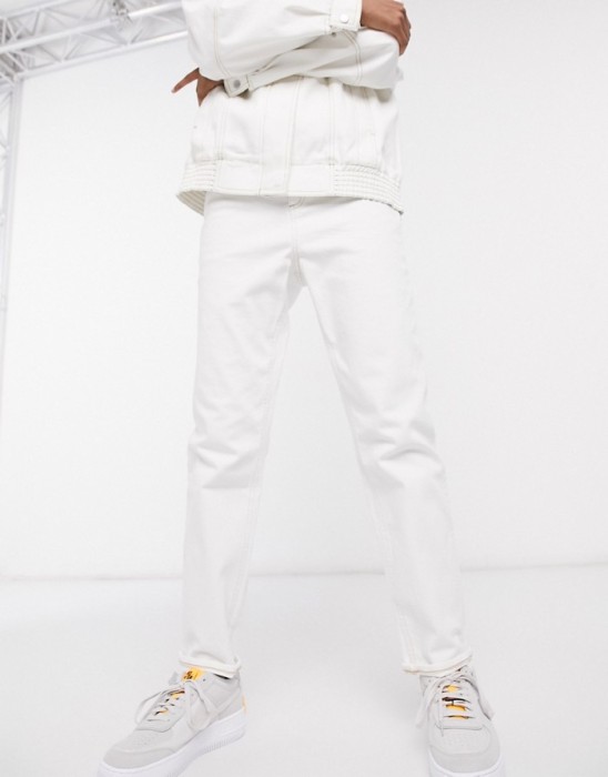 ŚMIETANKOWE SPODNIE JEANSOWE (W24L32)