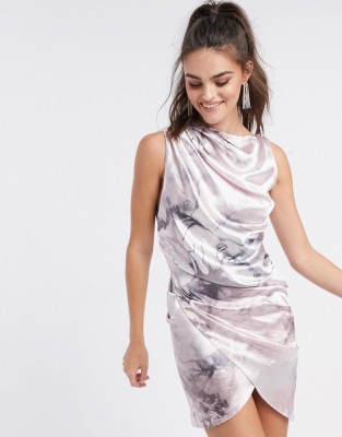 Satynowa sukienka asymetryczna (34)