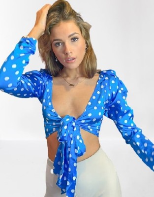 Niebieski satynowy top groszki (38)