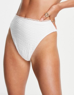 BIAŁE TEKSTUROWANE FIGI BIKINI (44)