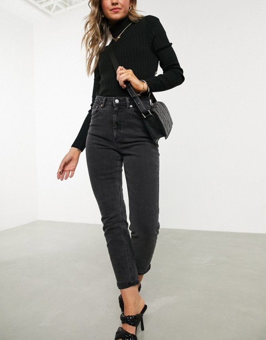 CZARNE MOM JEANS KIESZENIE (W25L32)