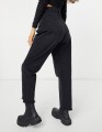 CZARNE MOM JEANS HAFT (W32L32)