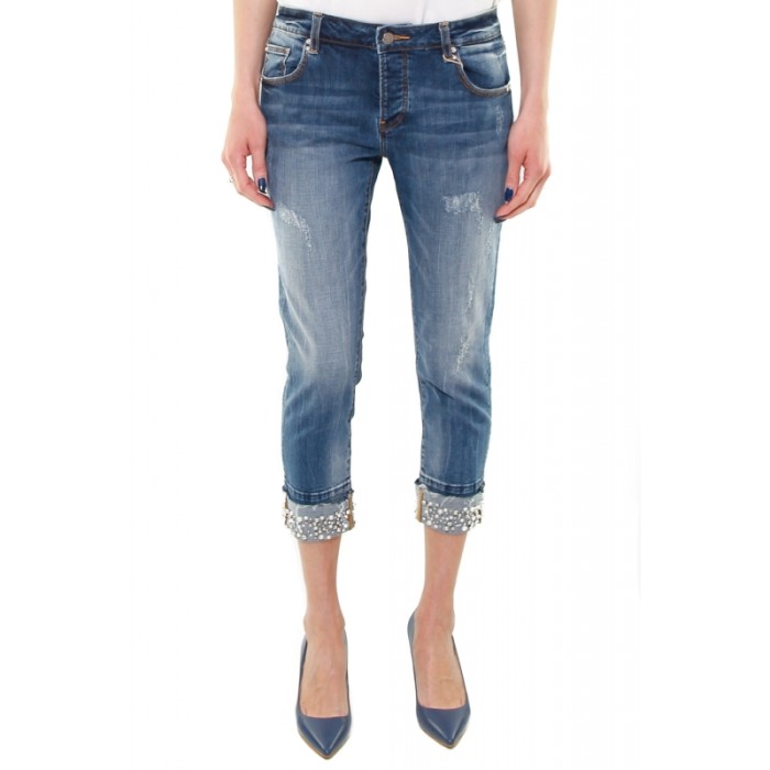 jeans-boyfriend-con-strass-e-perle-modello-cara-blu (3).jpg