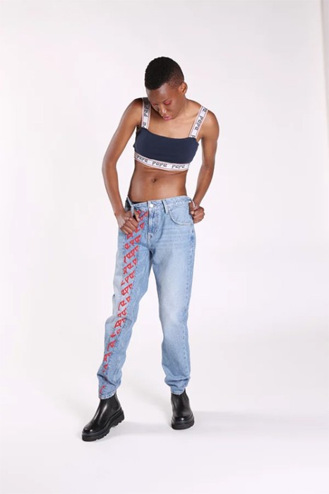 JASNONIEBIESKIE JEANSY NAPISY (W26L32)