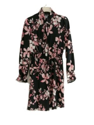 Czarna sukienka wzór kwiaty (2XL)