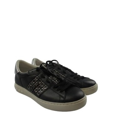 Czarne sznurowane tenisówki (38)