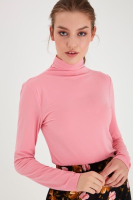 Gładka różowa bluzka golf (S)