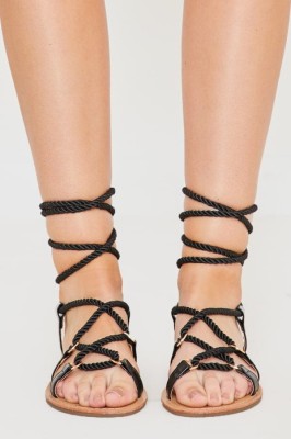 Czarne sandały wiązanie (38)