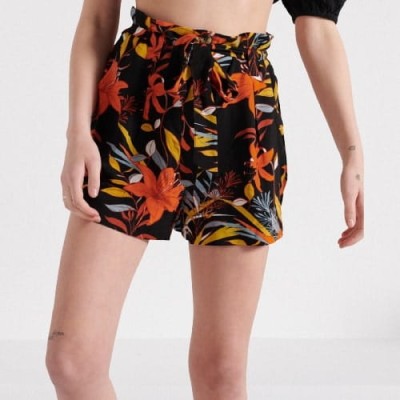 Czarne wzorzyste spodenki pasek (36)