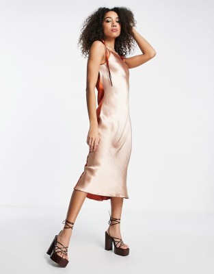 Satynowa sukienka midi (36)