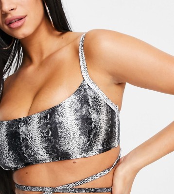 Wzorzysty top kąpielowy (36D/E)