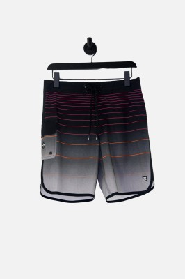 Kolorowe spodenki paski (28)