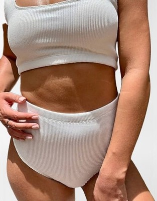 Prążkowany dół kąpielowy (36)
