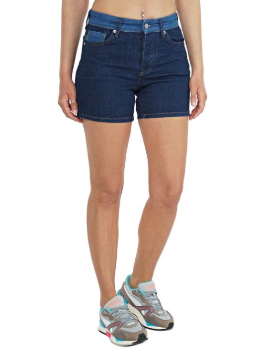 SUPERDRY  MID RISE SLIM SHORT W7110217A.jpg