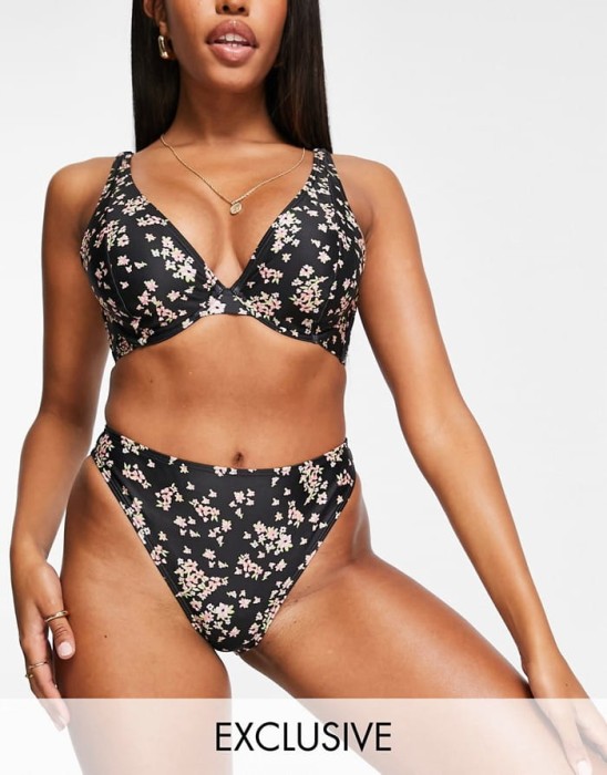 Czarne figi bikini kwiaty (36)