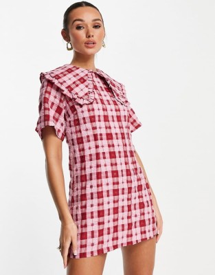 Wzorzysta sukienka mini krótki rękaw (L)
