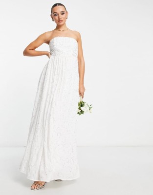 Śmietankowa zdobiona suknia off shoulder (40)