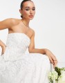 Śmietankowa zdobiona suknia off shoulder (40)