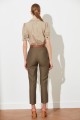 Khaki spodnie zaszewki (25)