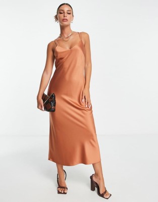 Satynowa sukienka midi (34)