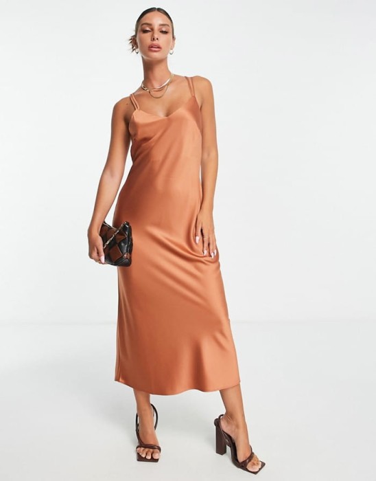 Satynowa sukienka midi (34)