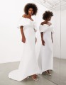Śmietankowa suknia off shoulder (44)