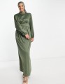 Khaki satynowa sukienka maxi (36)
