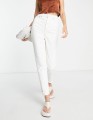 Śmietanowe mom jeans zamek (26)