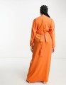 Pomarańczowa satynowa sukienka (46)