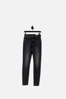 Czarne jeansy rurki (S)
