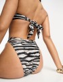 Dwukolorowe figi bikini wzór (44)