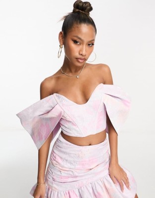 Liliowy top wzór off shoulder (34)
