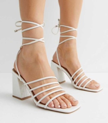 Śmietankowe sandały wzór zwierzęcy (39)