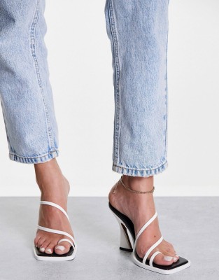 Białe klapki obcas (36)