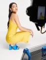 Musztardowa sukienka ramiączka (42)
