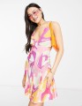 Kolorowa mini sukienka wzór (32)