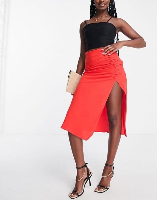 Czerwona spódnica rozcięcie (38)