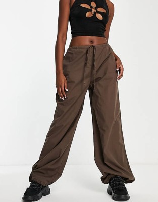 Brązowe proste spodnie wiązanie (34)