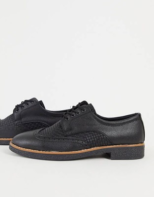 Czarne sznurowane półbuty (43)