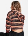 Dwukolorowy sweter wzór zamek (32)