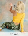 Dwukolorowe jeansy wzór (38)
