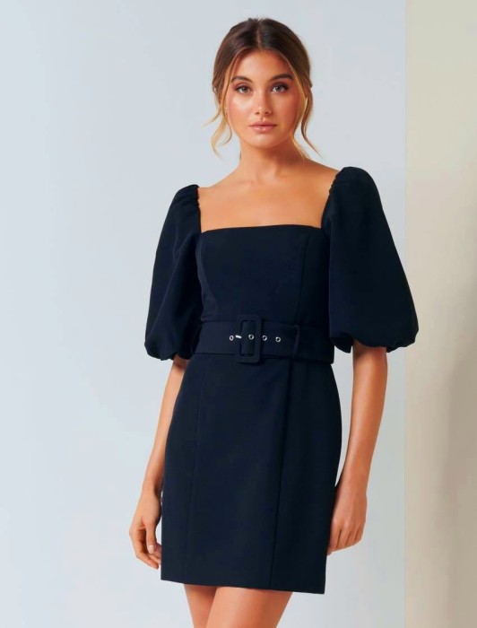 Granatowa sukienka mini pasek (34)