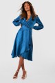 Niebieska satynowa sukienka wiązanie (44)