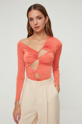 Asymetryczne body cut out (38)