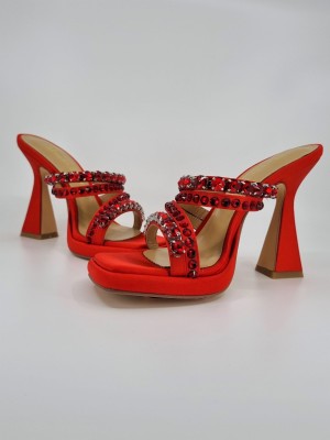 Czerwone zdobione klapki (37)