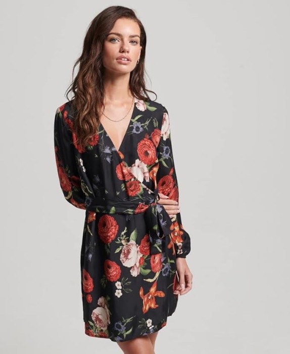 Czarna sukienka wzór pasek (38)