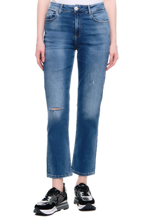 Niebieskie jeansy dziury (28)