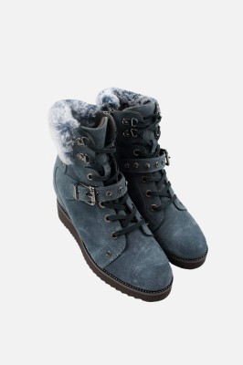 Zamszowe botki koturna (37)