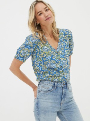 Niebieska bluzka wzór v neck (34)